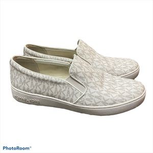 Michael Kors Keaton Slip On Women’s Size 8 MK Logo Boat Shoe White/Tan Color